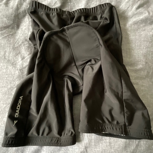Girls 8.5” Padded Cycling Shorts - Picture 2 of 4